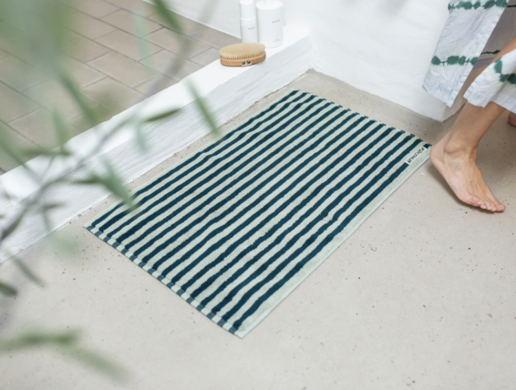 Naram bath mat sea foam & deep