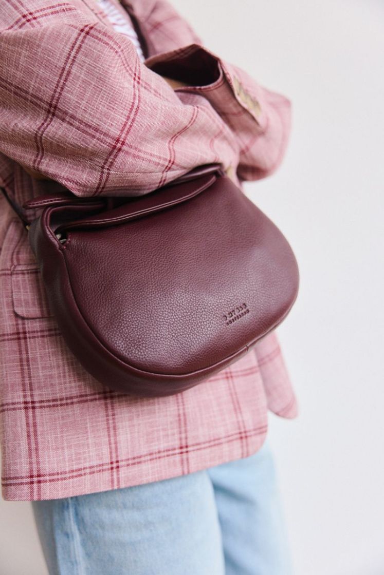 Coco Croissant Dark Cherry