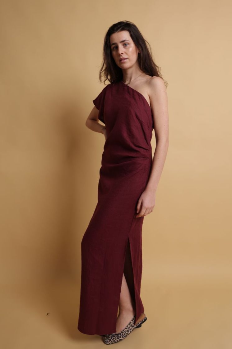 Sasha half shoulder dress Burgundy