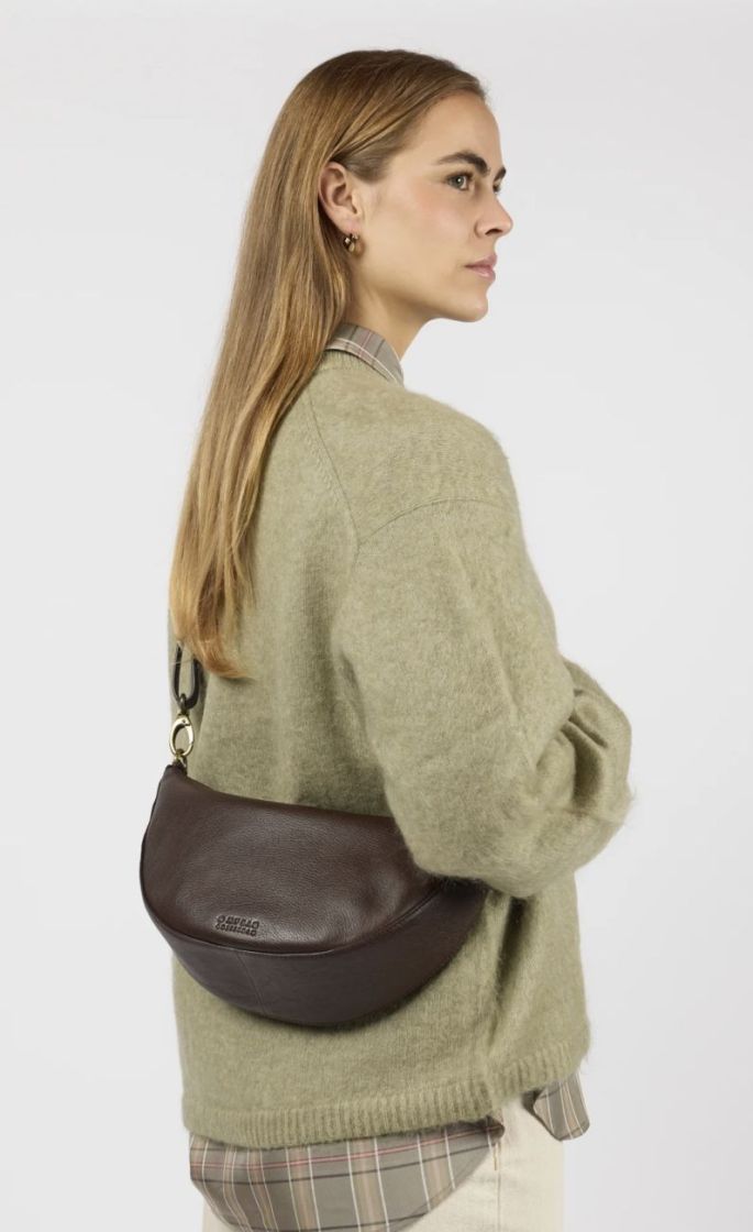 Leo soft grain leather chocolate