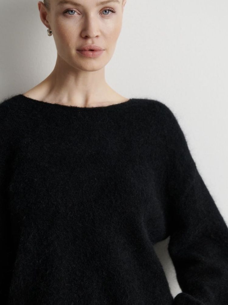 Brook knit lace O-neck Black 