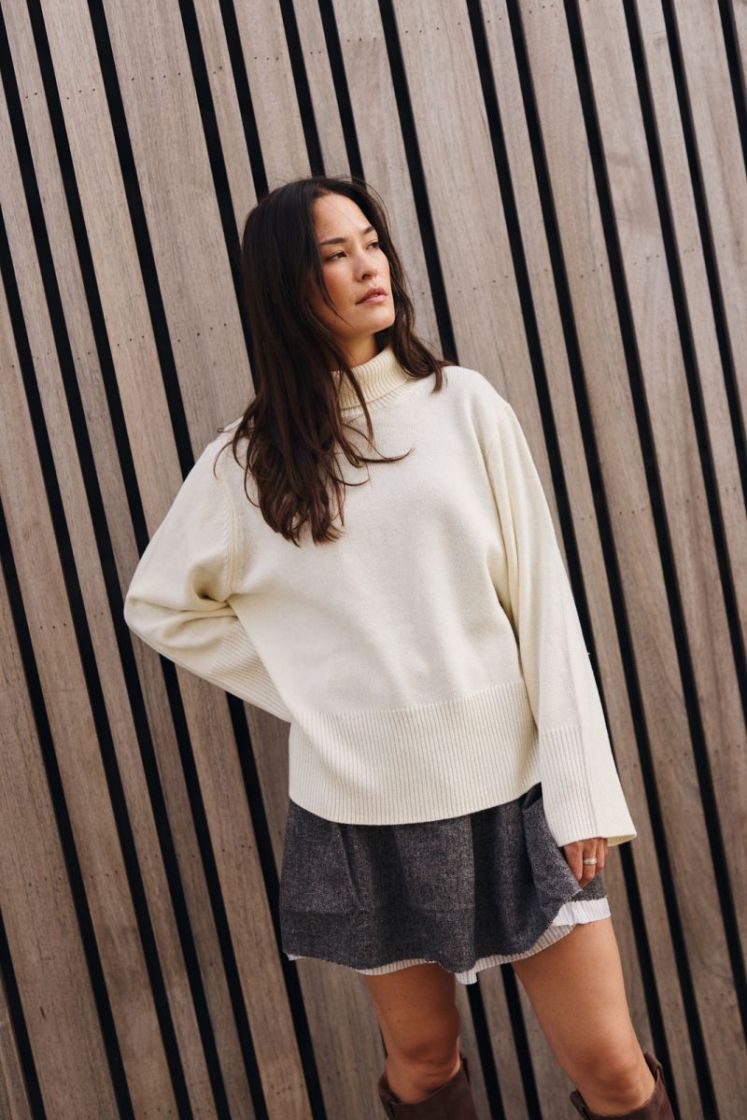 Alpha knit T-neck Cream 