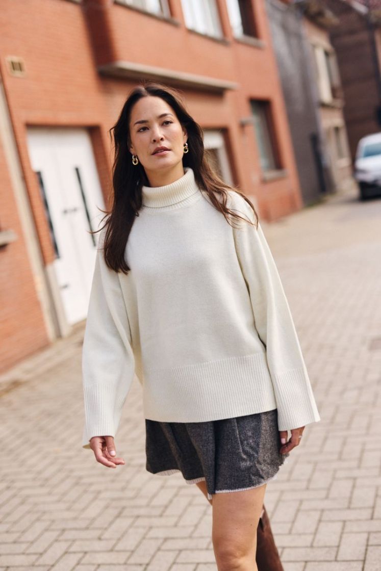 Alpha knit T-neck Cream 