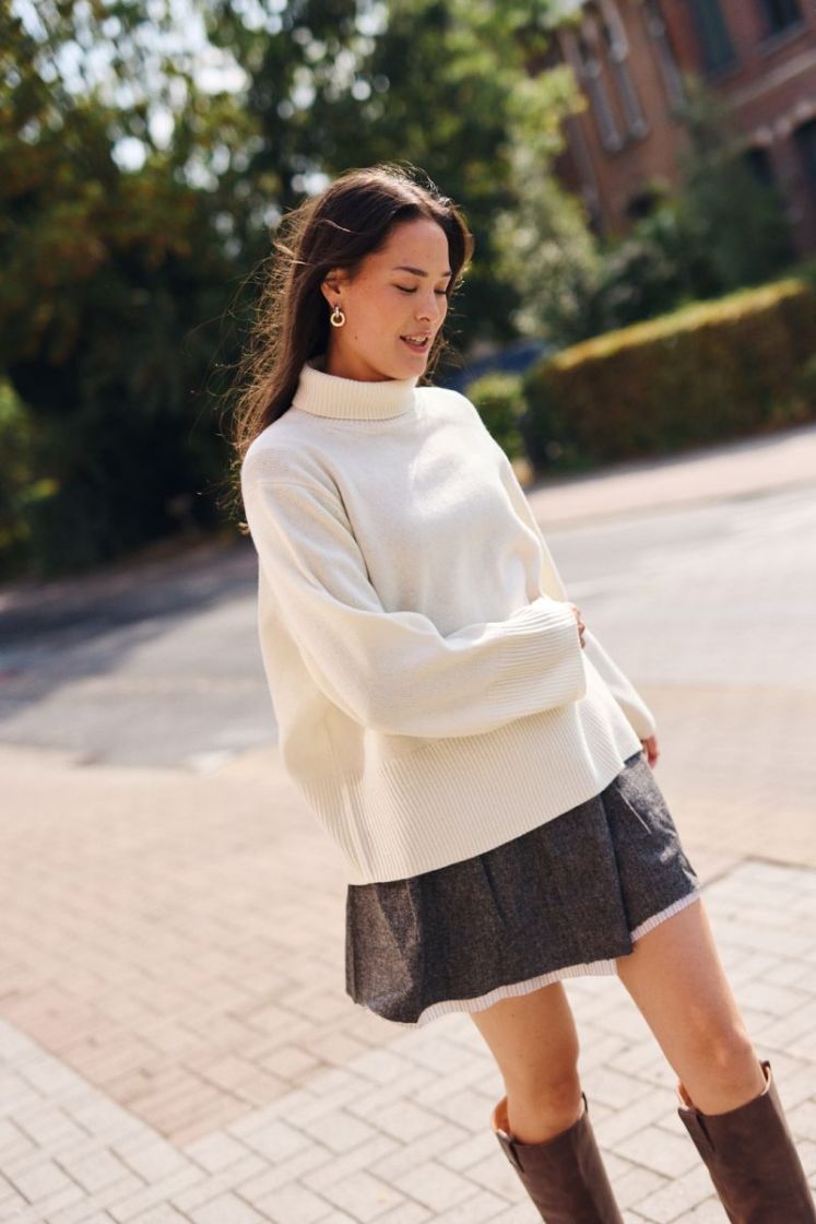 Alpha knit T-neck Cream 
