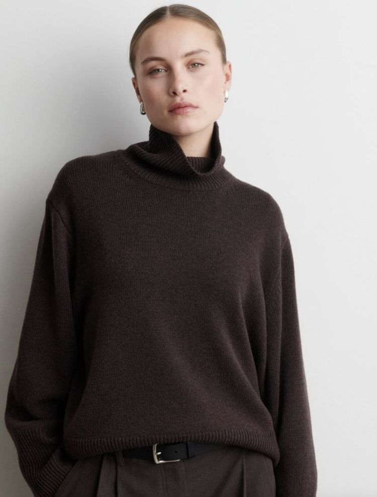 Alpha knit T-neck Dark brown mela