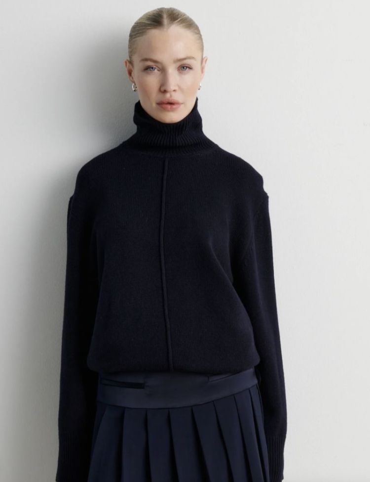 Alpha knit slit t-neck Night Sky