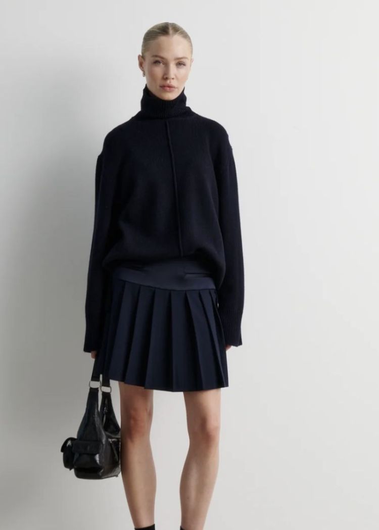 Alpha knit slit t-neck Night Sky